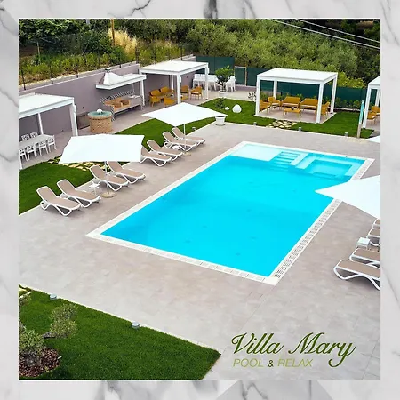 Mary Pool - Ambra Apartment