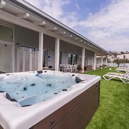 Mary Pool - Ambra Apartment Marina di San Vito
