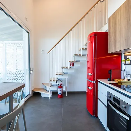 Mary Pool - Ambra Apartment